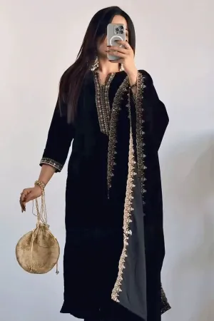 Black Color Full Pair Dress For Sangeet