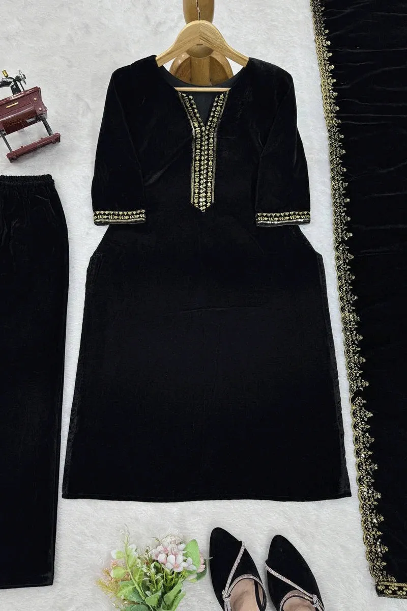 Black Color Full Pair Dress For Sangeet