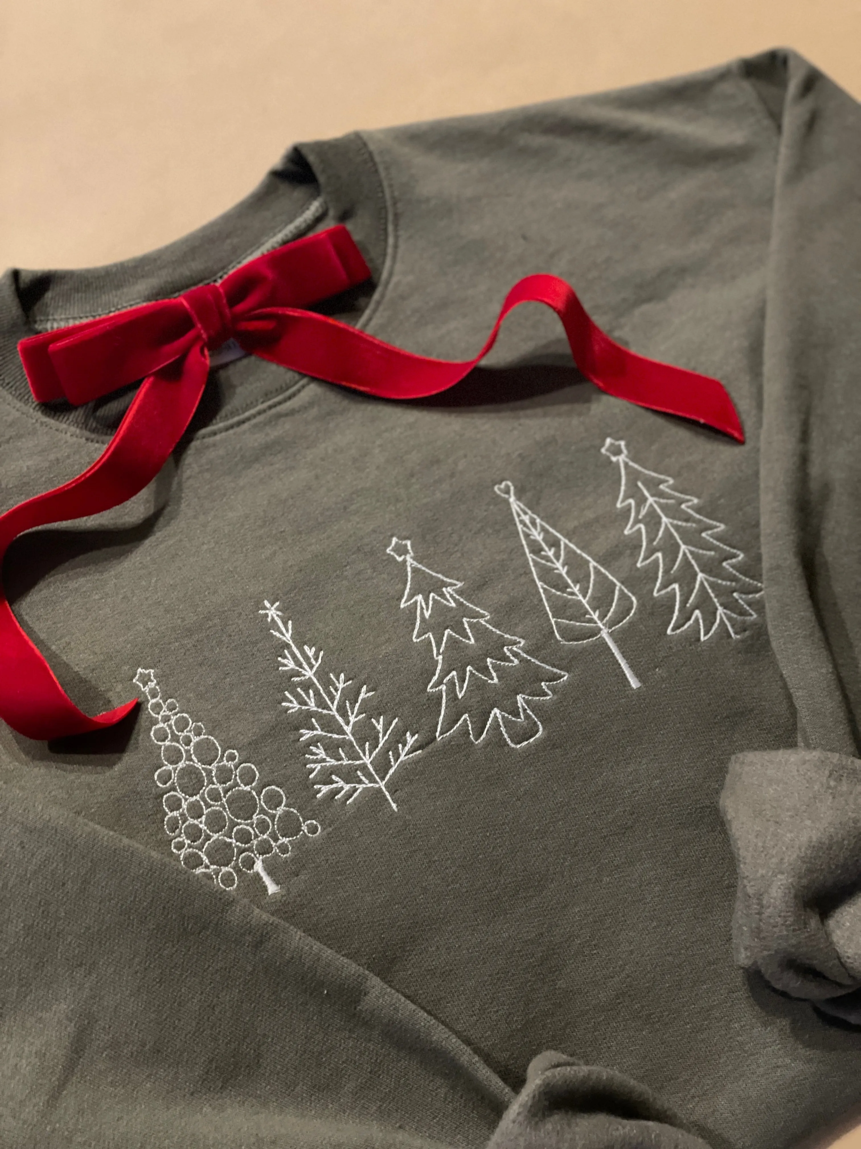 Christmas Tree Embroidered Crewneck in Olive