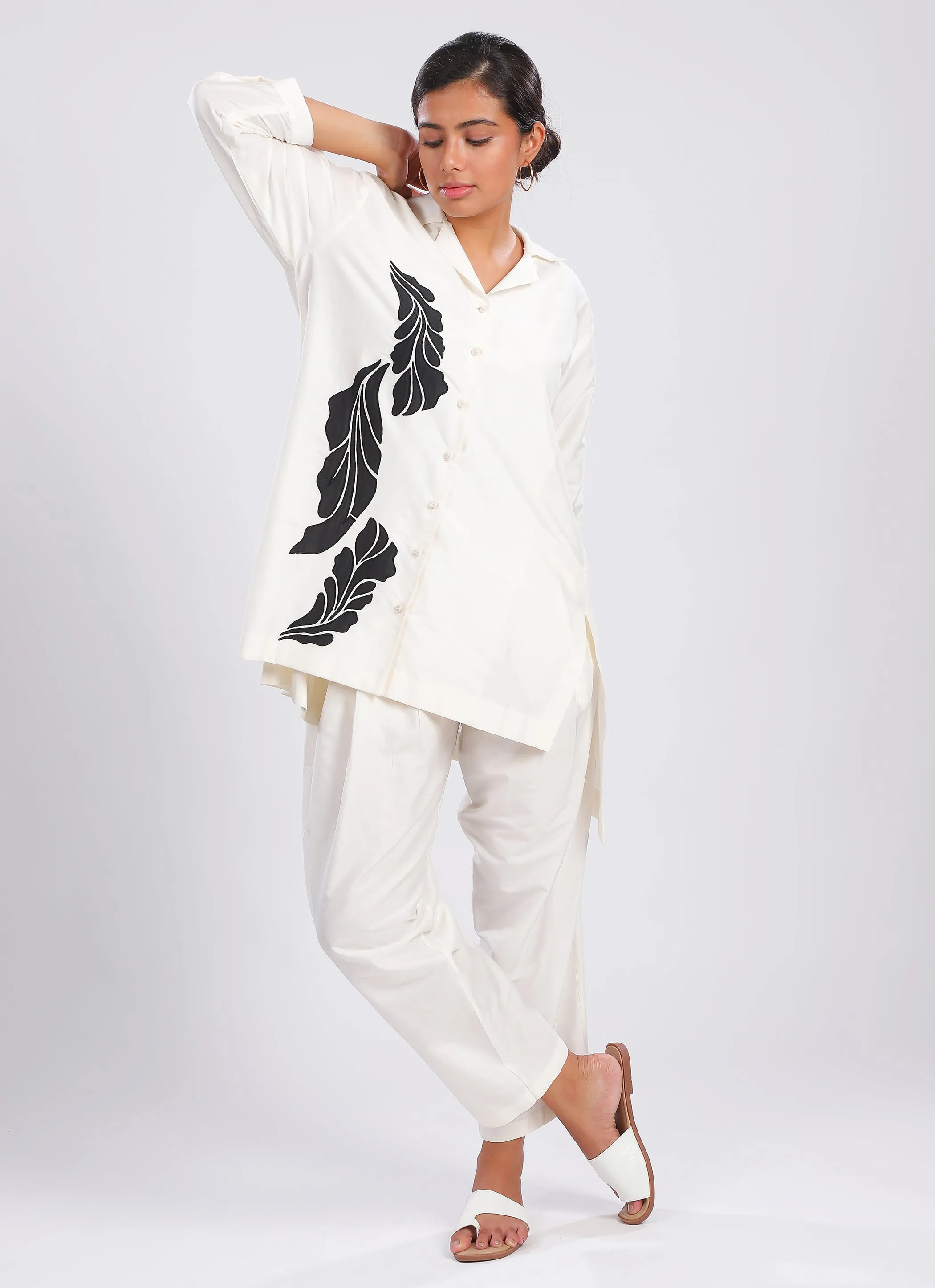 Ivory Cuban Collar Bold Floral Motif Top