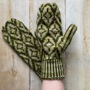 LANCELOT | Free Mitten Pattern In Stranded Colorwork