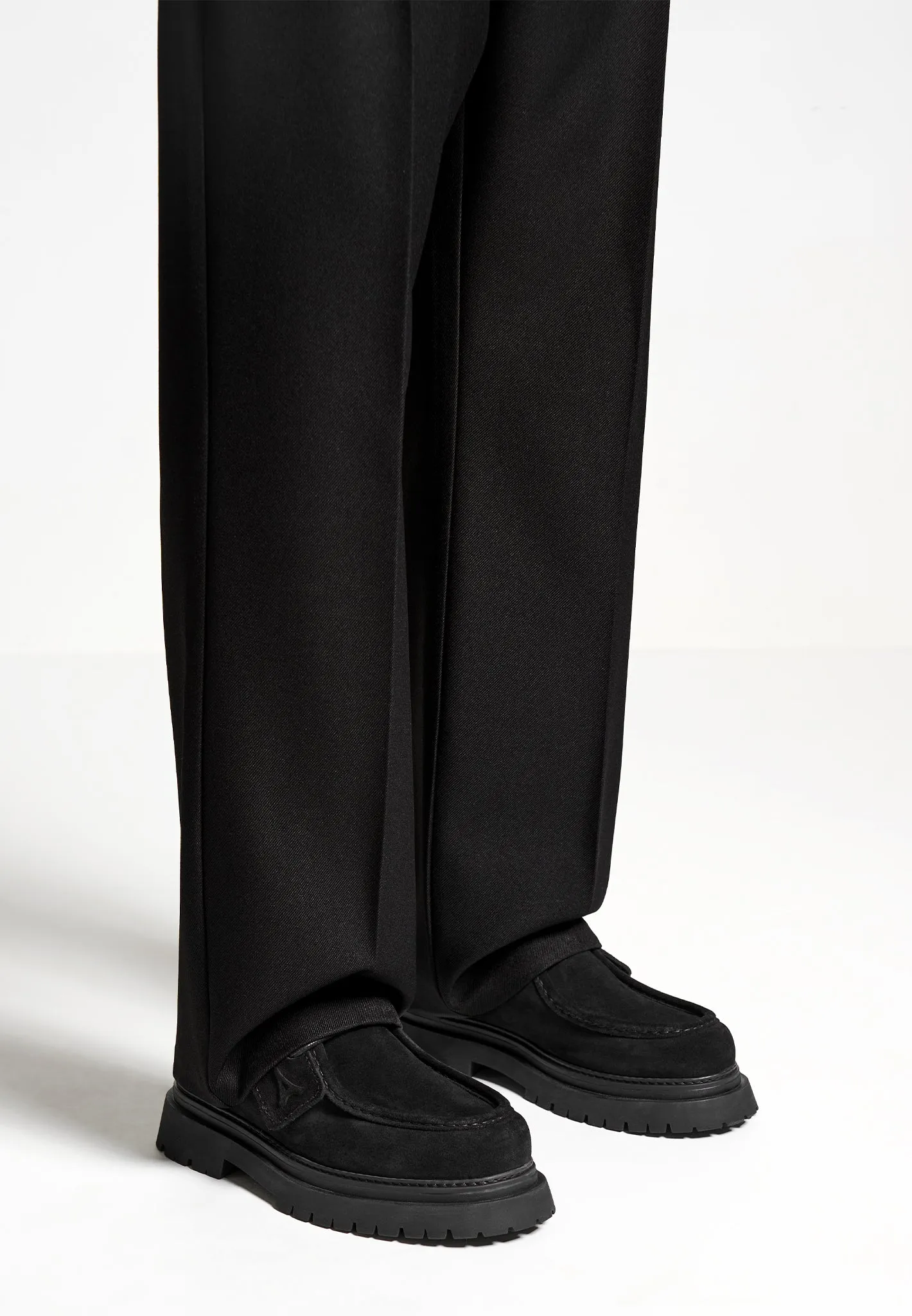 L'Atelier Suede Lace-up Shoe - Black