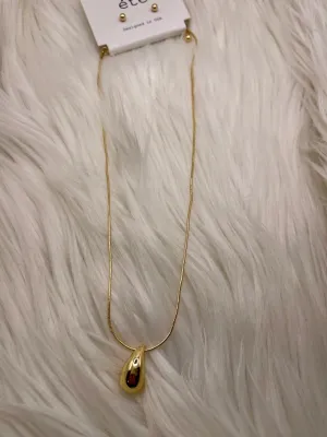 Teardrop Pendant Necklace