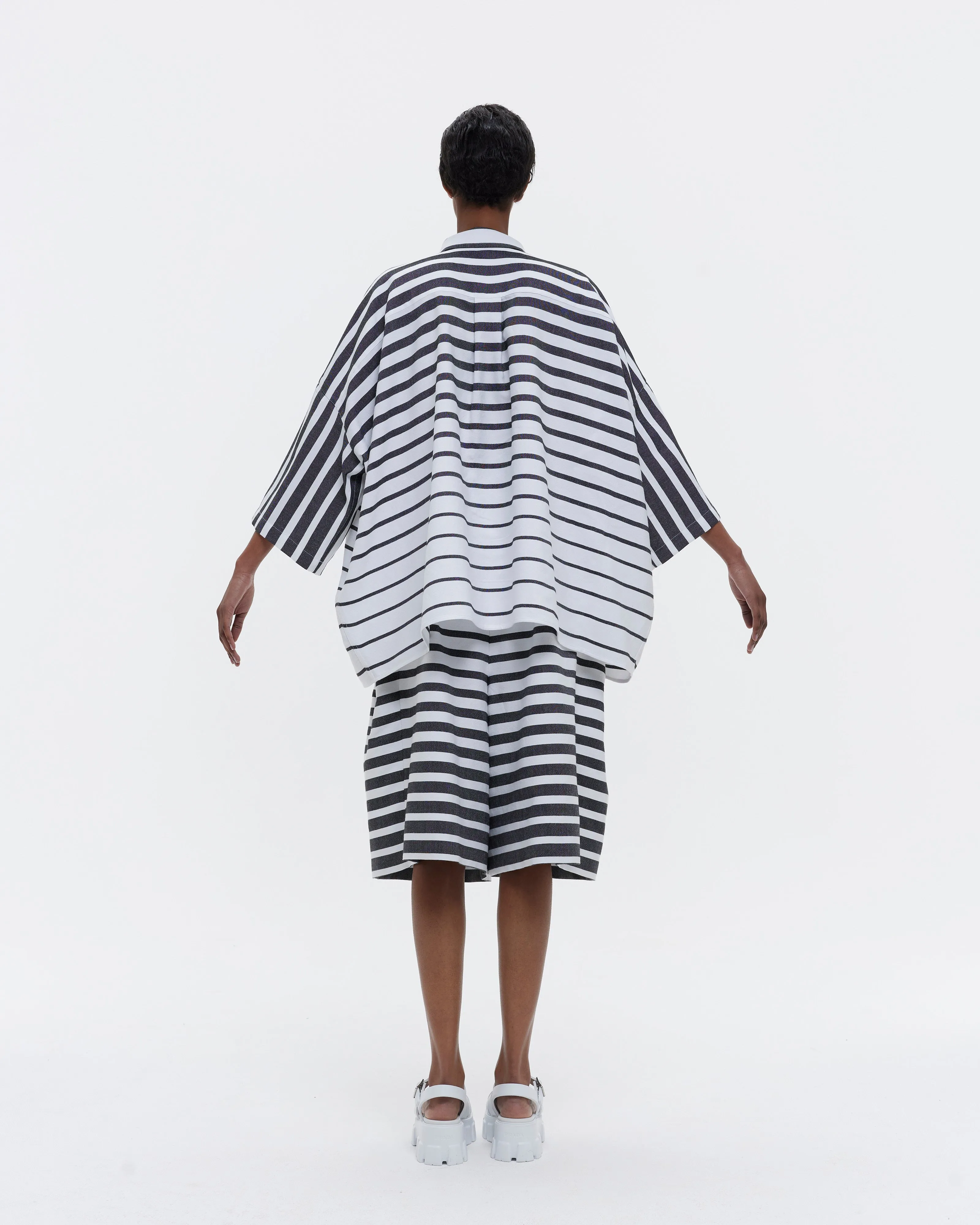 THE SHORT SLEEVE OVERSIZED SHIRT : STRIPE 44