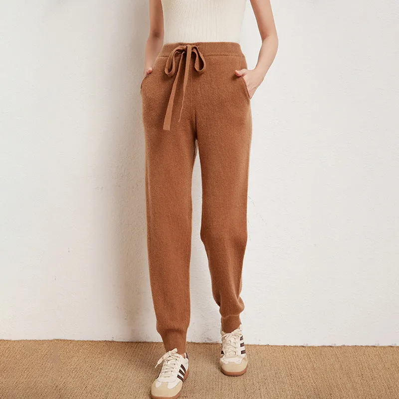 Women - Knitted Trousers - Stylish Winter Chic - Cosy Fashion Essentials